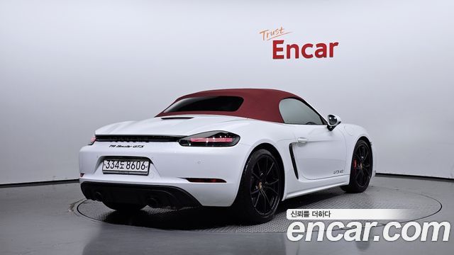 Porsche Cayman 2023 thumb 3