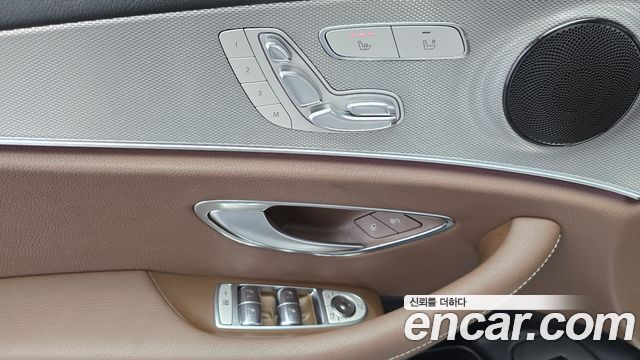 Mercedes-Benz E-Class 2018 thumb 11