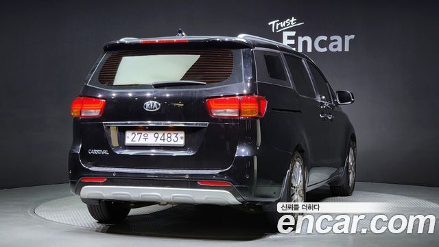 Kia Carnival 2014 thumb 3