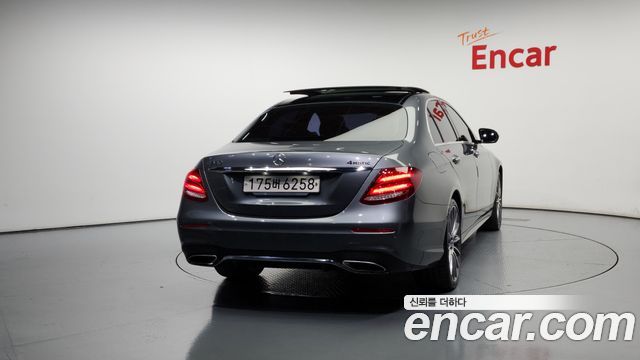 Mercedes-Benz E-Class 2019 thumb 5