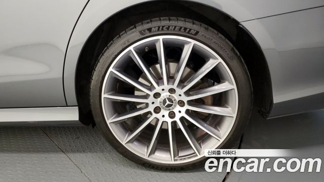 Mercedes-Benz E-Class 2019 thumb 6