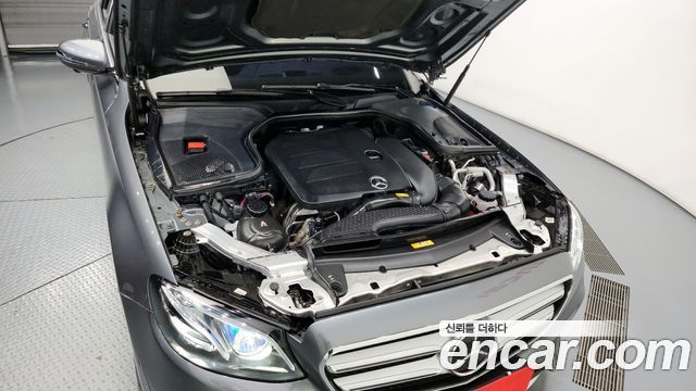 Mercedes-Benz E-Class 2019 thumb 7