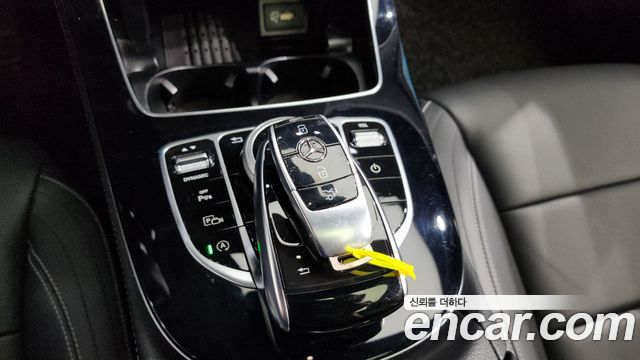 Mercedes-Benz E-Class 2019 thumb 10
