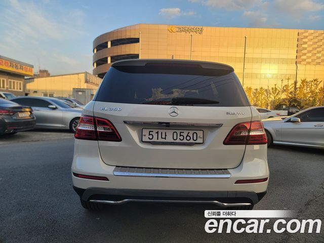 Mercedes-Benz M-Class 2012 thumb 7