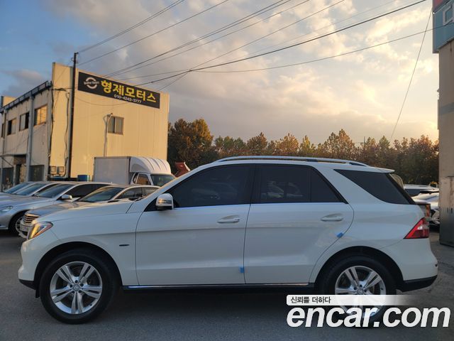 Mercedes-Benz M-Class 2012 thumb 9