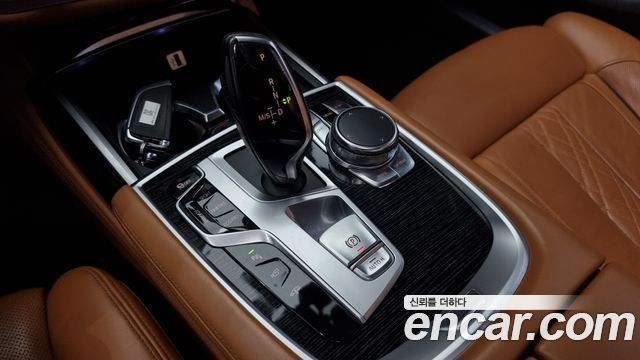 BMW 7 серии 2017 thumb 9