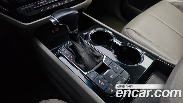 Kia Carnival 2018 thumb 9