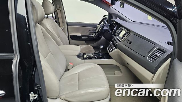 Kia Carnival 2018 thumb 12