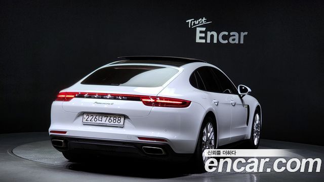 Porsche Panamera 2020 thumb 3