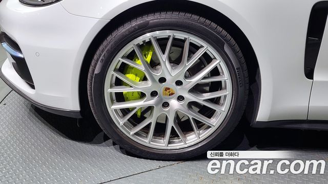 Porsche Panamera 2020 thumb 6