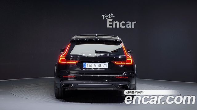 Volvo V60 2019 thumb 4