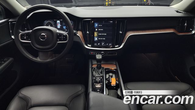 Volvo V60 2019 thumb 7