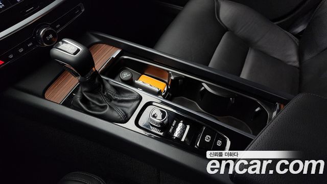 Volvo V60 2019 thumb 9