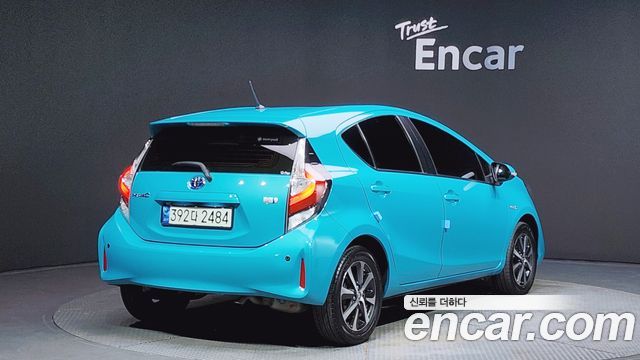 Toyota Prius 2018 thumb 3