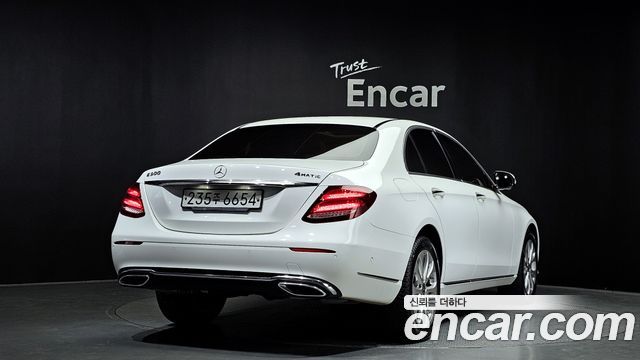 Mercedes-Benz E-Class 2020 thumb 2