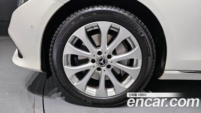 Mercedes-Benz E-Class 2020 thumb 5