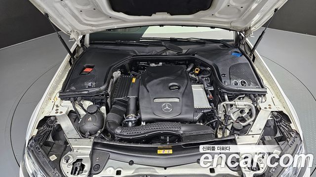Mercedes-Benz E-Class 2020 thumb 6