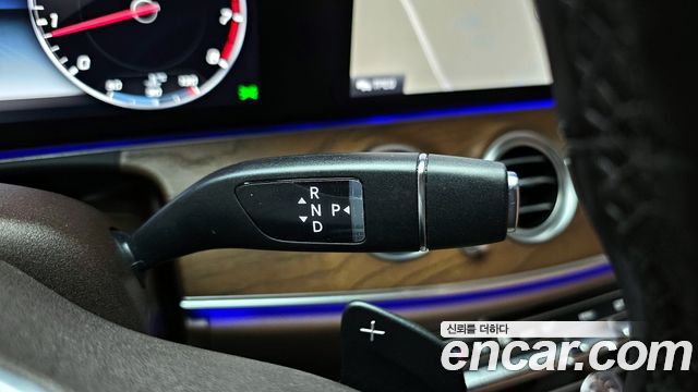 Mercedes-Benz E-Class 2020 thumb 9