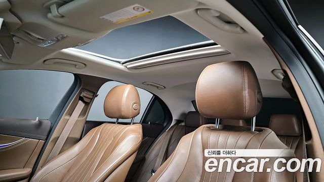 Mercedes-Benz E-Class 2020 thumb 11
