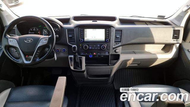 Hyundai Staria 2018 thumb 8