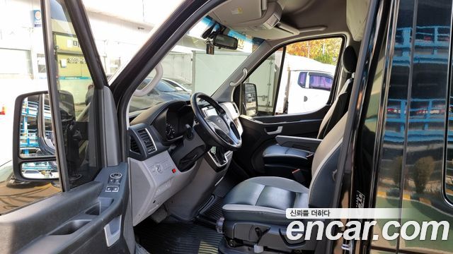 Hyundai Staria 2018 thumb 11