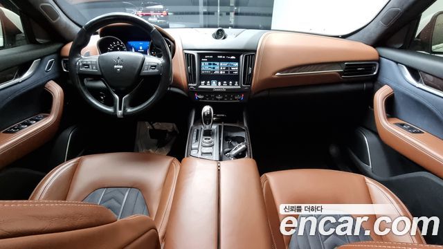 Maserati Levante 2018 thumb 8