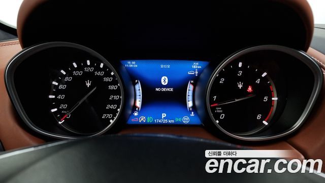 Maserati Levante 2018 thumb 9