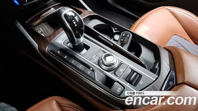 Maserati Levante 2018 thumb 10