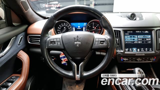 Maserati Levante 2018 thumb 12