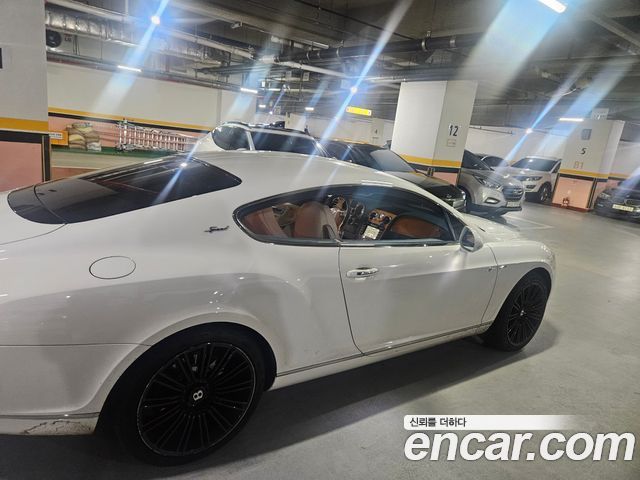 Bentley Continental 2009 thumb 8