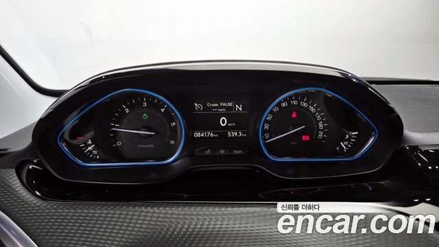 Peugeot 2008 2015 thumb 9