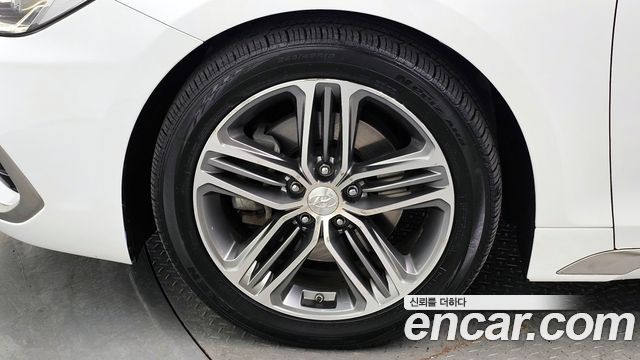 Hyundai Grandeur 2017 thumb 6