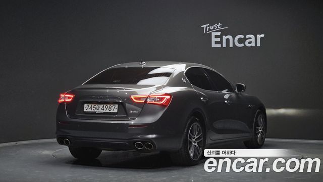 Maserati Ghibli 2019 thumb 3