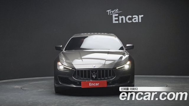 Maserati Ghibli 2019 thumb 4