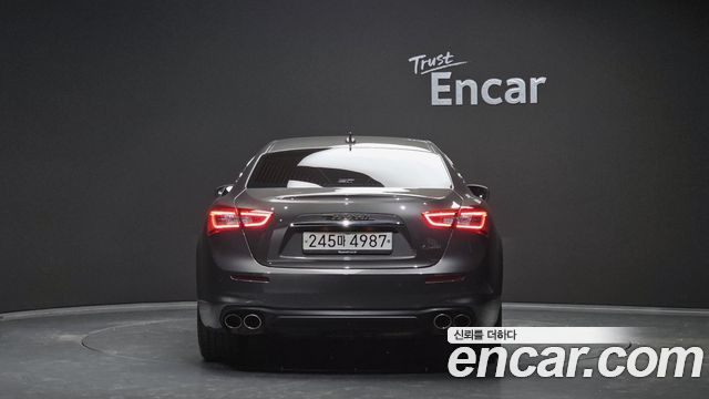 Maserati Ghibli 2019 thumb 5