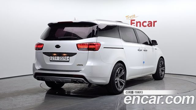 Kia Carnival 2016 thumb 3