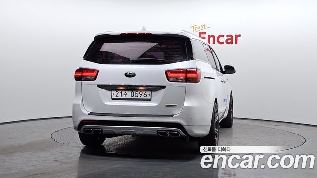 Kia Carnival 2016 thumb 4