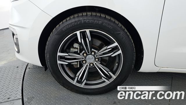 Kia Carnival 2016 thumb 5
