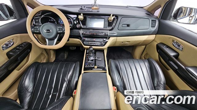 Kia Carnival 2016 thumb 7