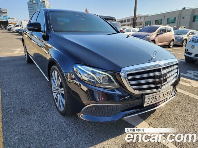 Mercedes-Benz E-Class 2020 thumb 12