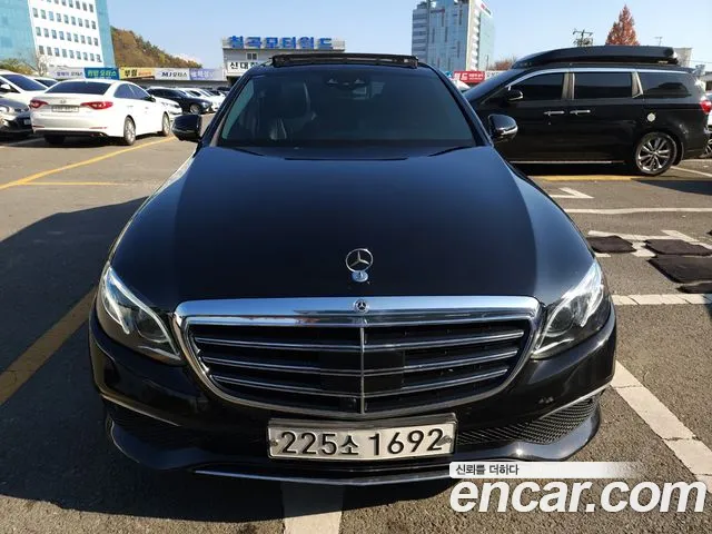 Mercedes-Benz E-Class 2020 thumb 6