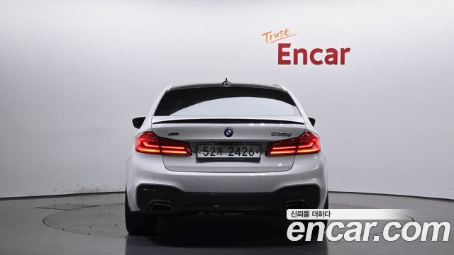 BMW 5 серии 2018 thumb 5