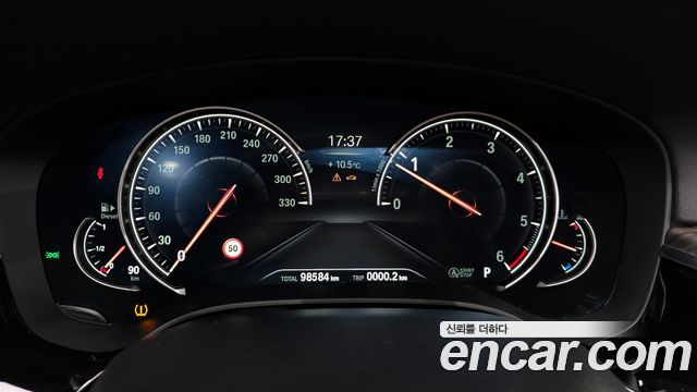 BMW 5 серии 2018 thumb 9