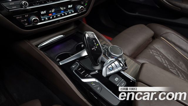 BMW 5 серии 2018 thumb 10