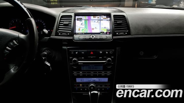Kia Opirus 2011 thumb 12