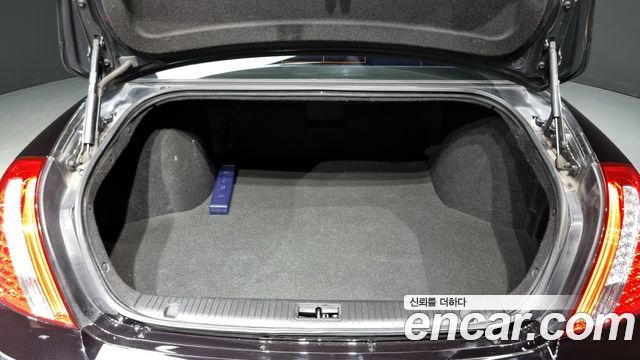Kia Opirus 2011 thumb 11
