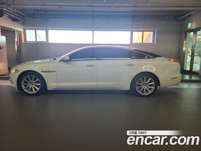 Jaguar XJ 2013 thumb 5