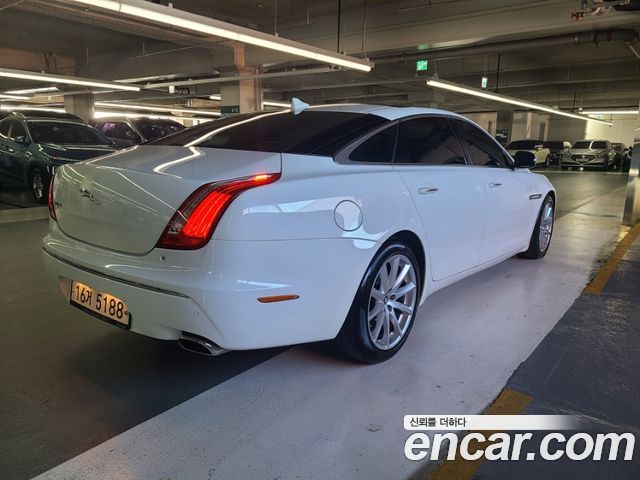 Jaguar XJ 2013 thumb 6