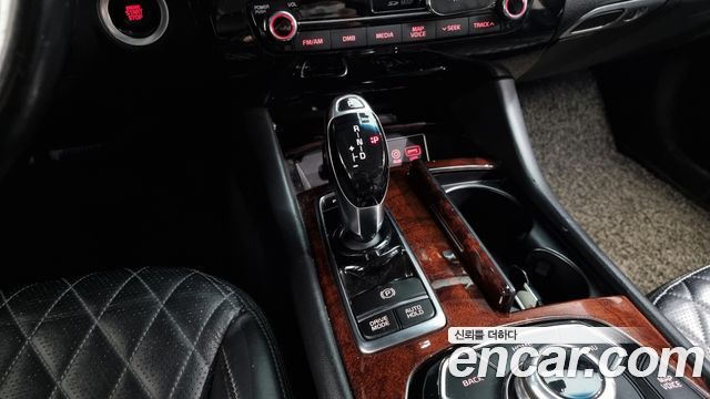 Kia K9 2015 thumb 10