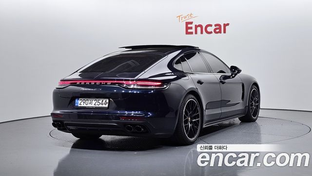 Porsche Panamera 2022 thumb 3